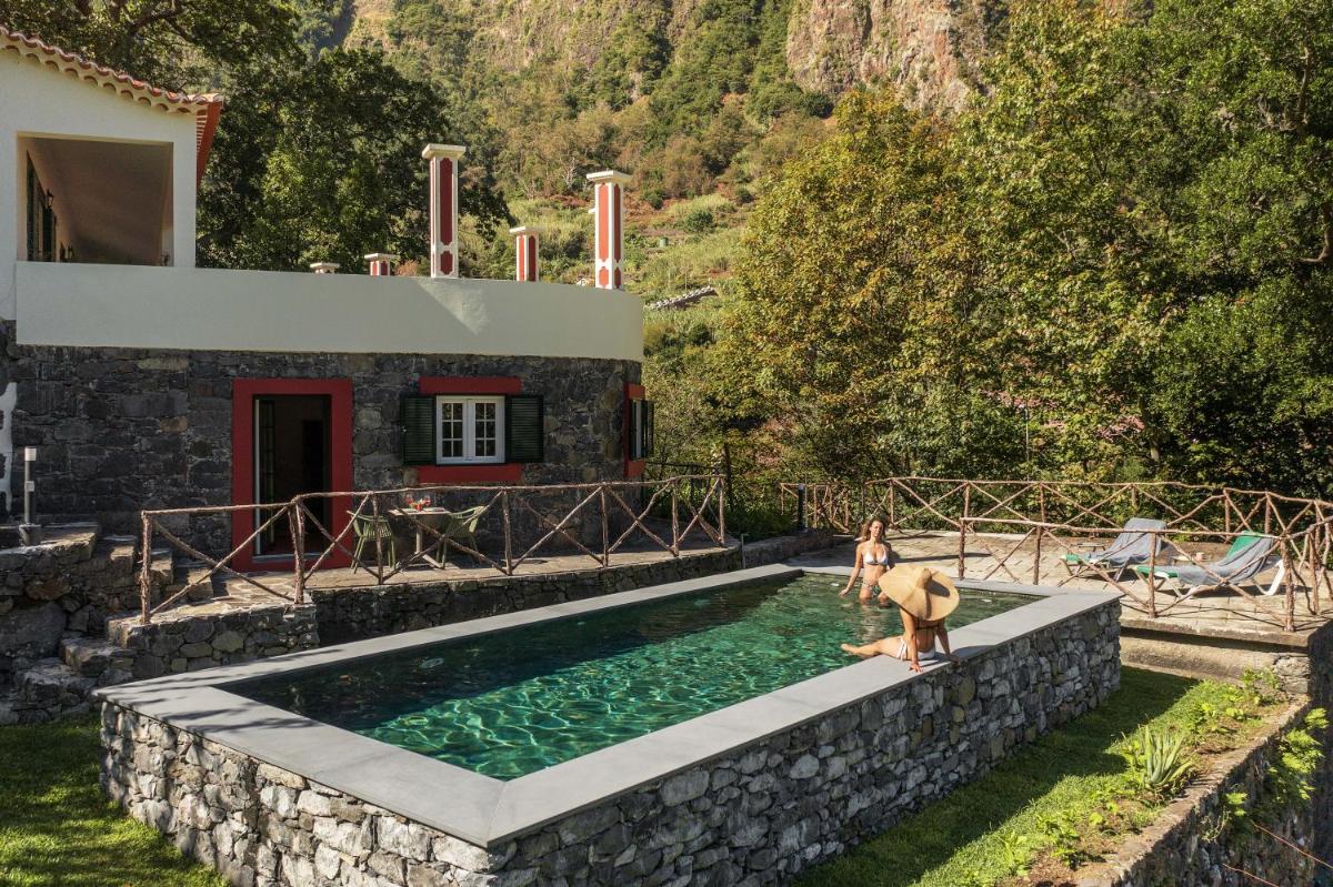 Casas do Lanço by An Island Apart - Housity