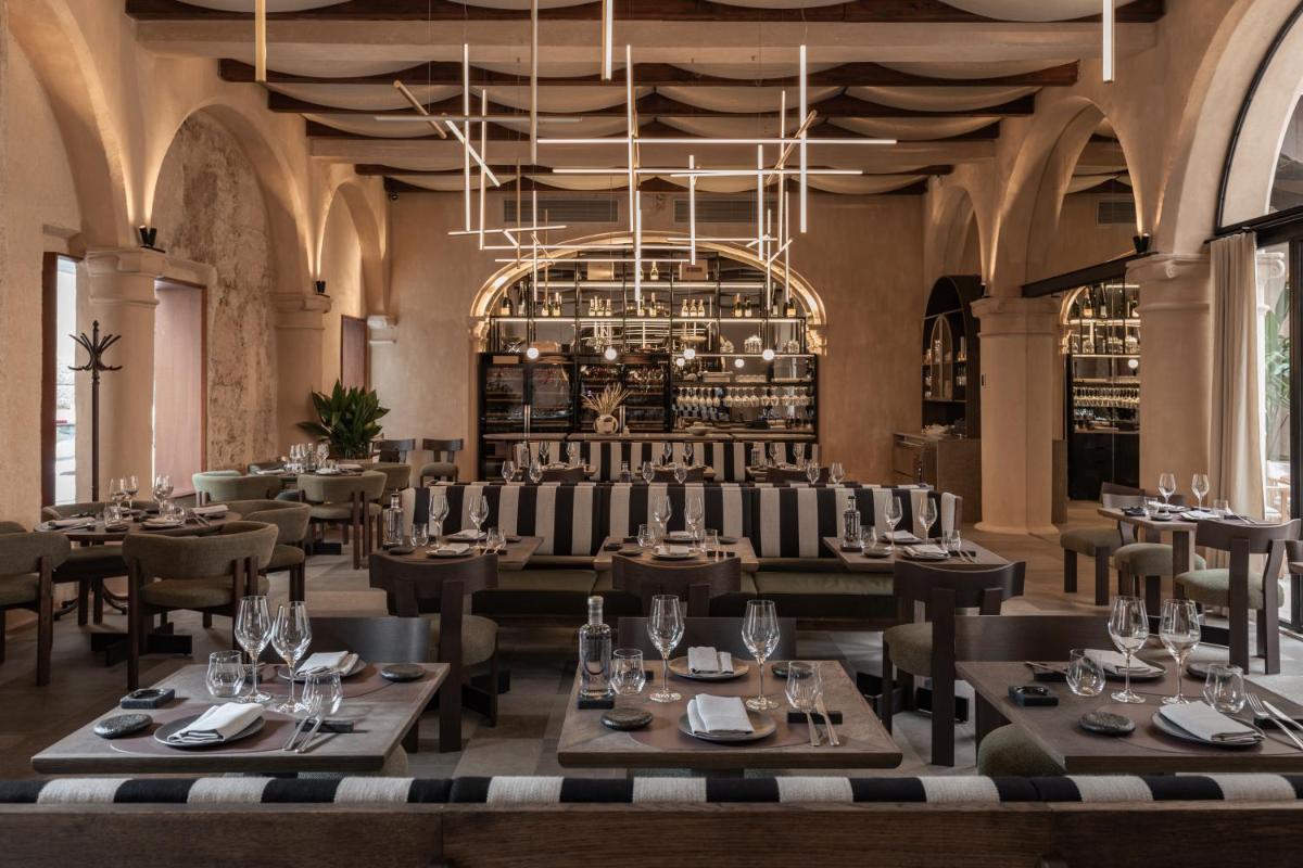 Un restaurante o sitio para comer en Nobis Hotel Palma, a Member of Design Hotels