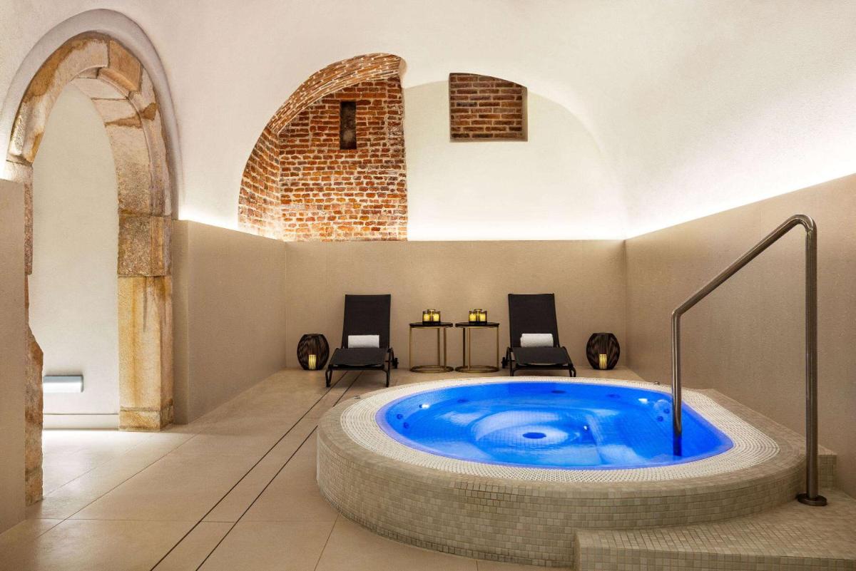 Wyndham Grand Krakow Old Town - Housity