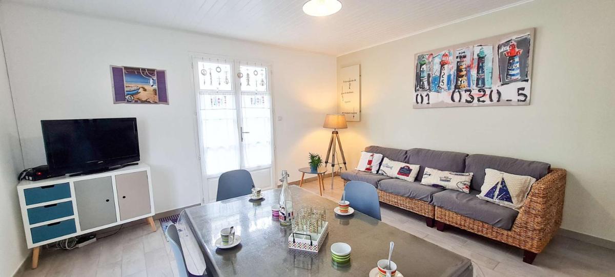 Jolie villa au cœur de la Couarde - Housity