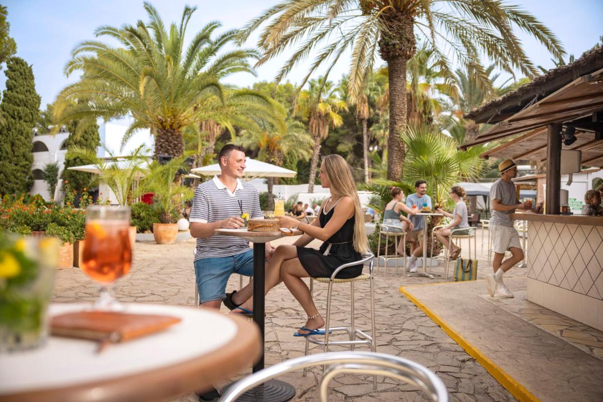 Clientes alojados en TUI MAGIC LIFE Cala Pada - All Inclusive