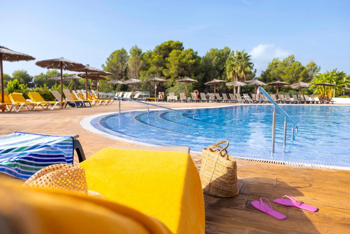 Piscina en o cerca de TUI MAGIC LIFE Cala Pada - All Inclusive