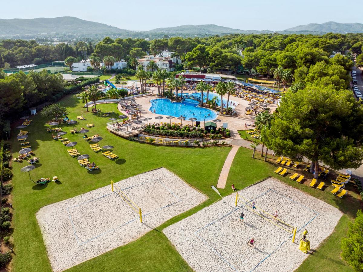 Piscina en o cerca de TUI MAGIC LIFE Cala Pada - All Inclusive
