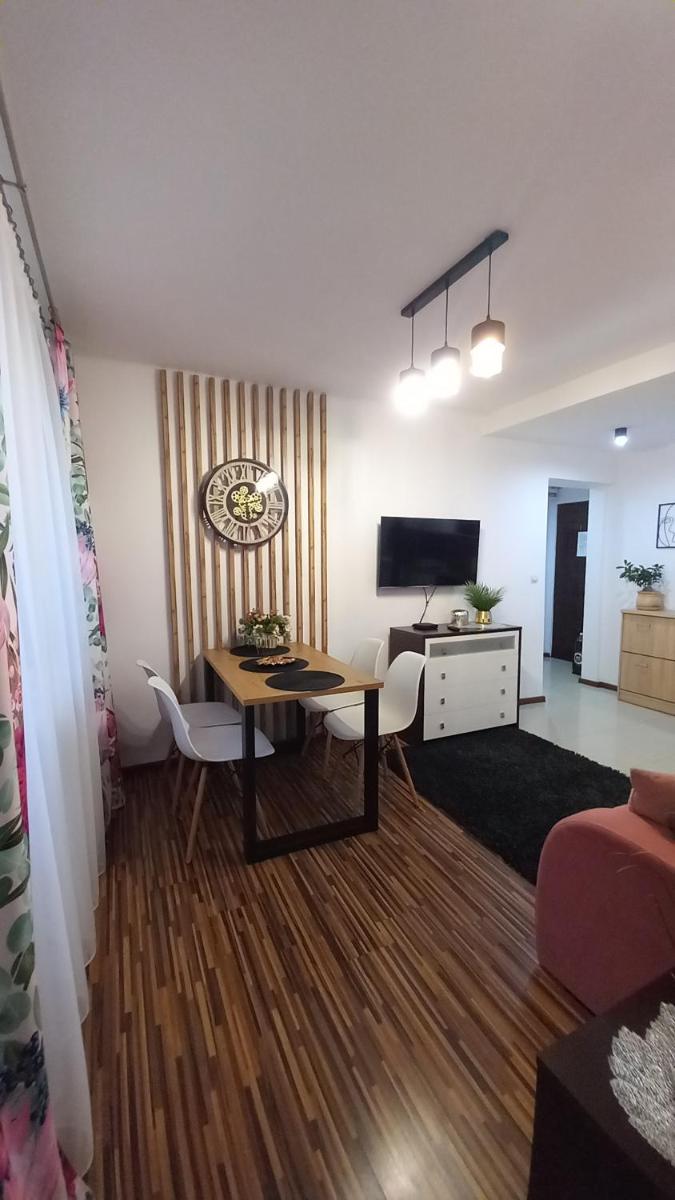 MK Apartament V - Housity