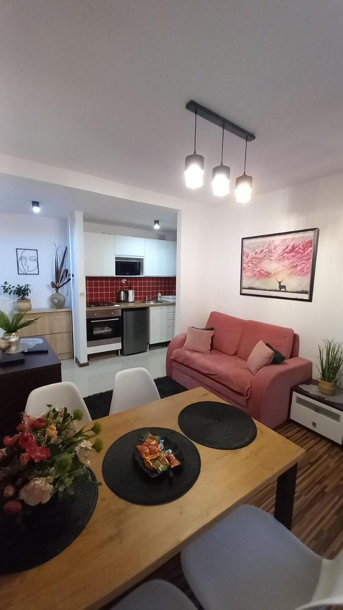 MK Apartament V - Housity