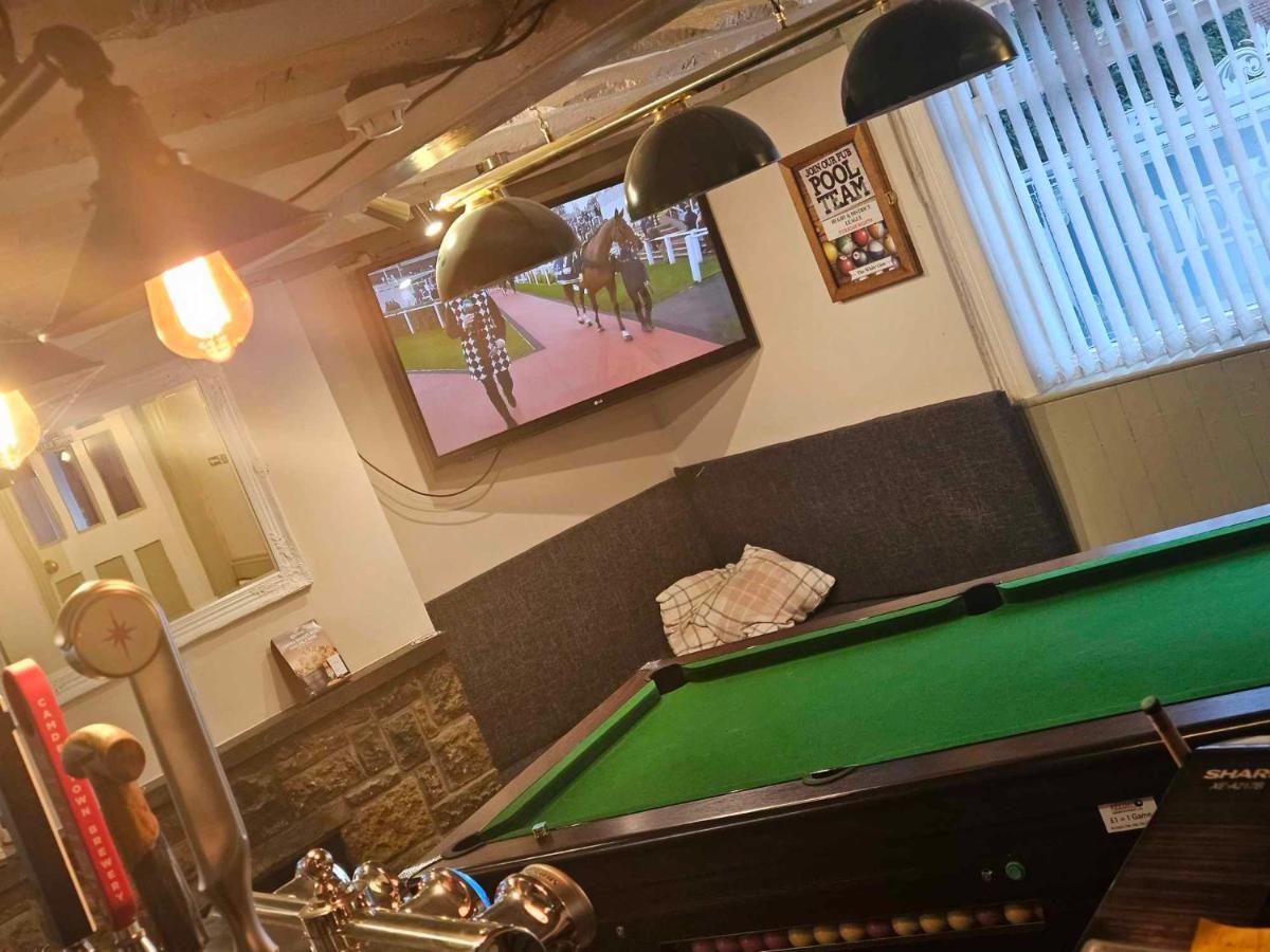 The White Lion Inn - Housity
