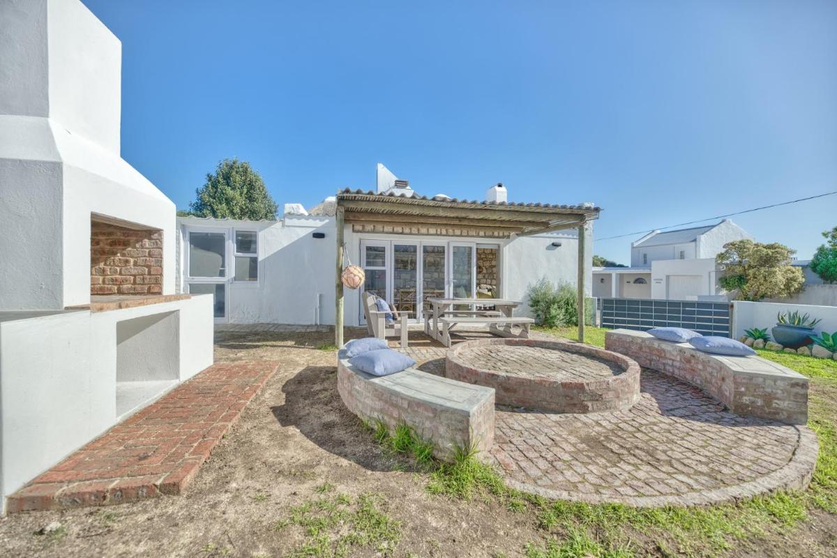 Longship In Arniston - Housity