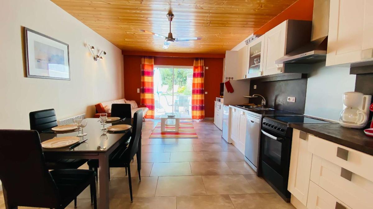 Suitetrails - Villa récente avec accès à la plage par chemin à l'arrière de la maison