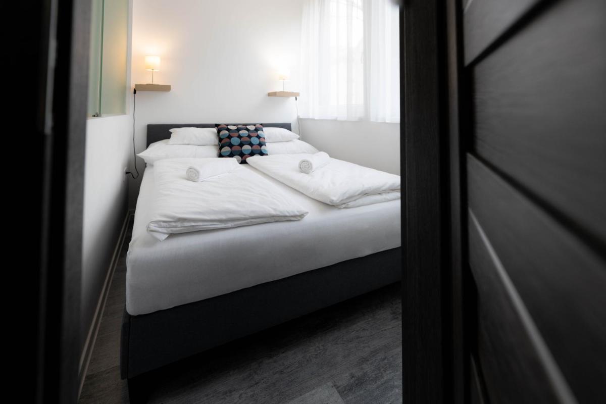 Roomstore Studio Apartments - Housity