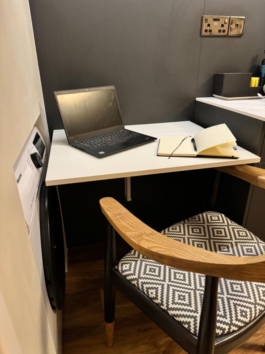 Modern Self Contained Studio with free parking - Housity
