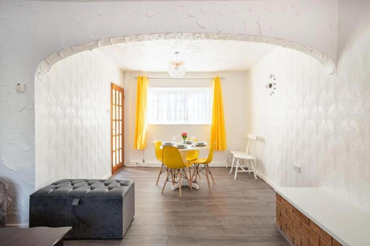 cosy house near lea hall train station bhx nec nia - Housity