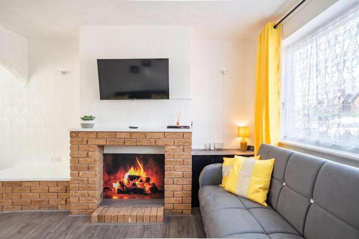 cosy house near lea hall train station bhx nec nia - Housity
