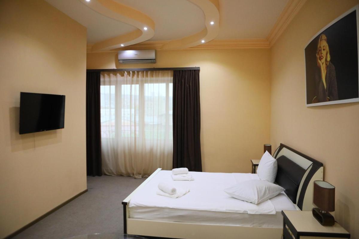 Elko Hotel - Hizvo