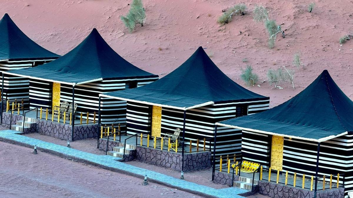 RUM STARDUST lUXURY CAMP - Housity