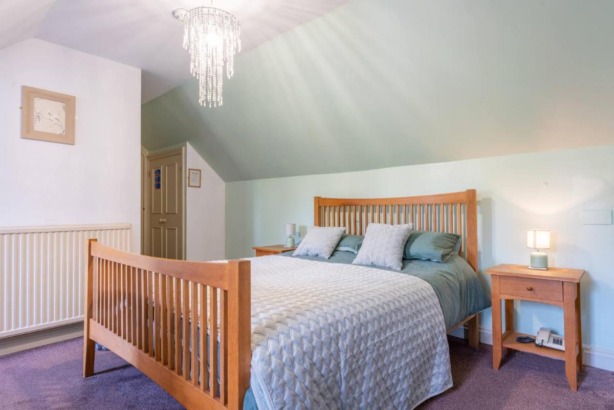 The Crown Inn - Housity