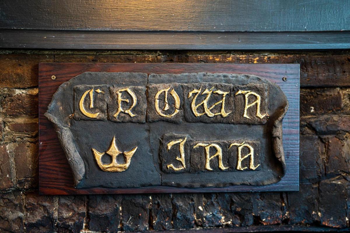 The Crown Inn - Housity