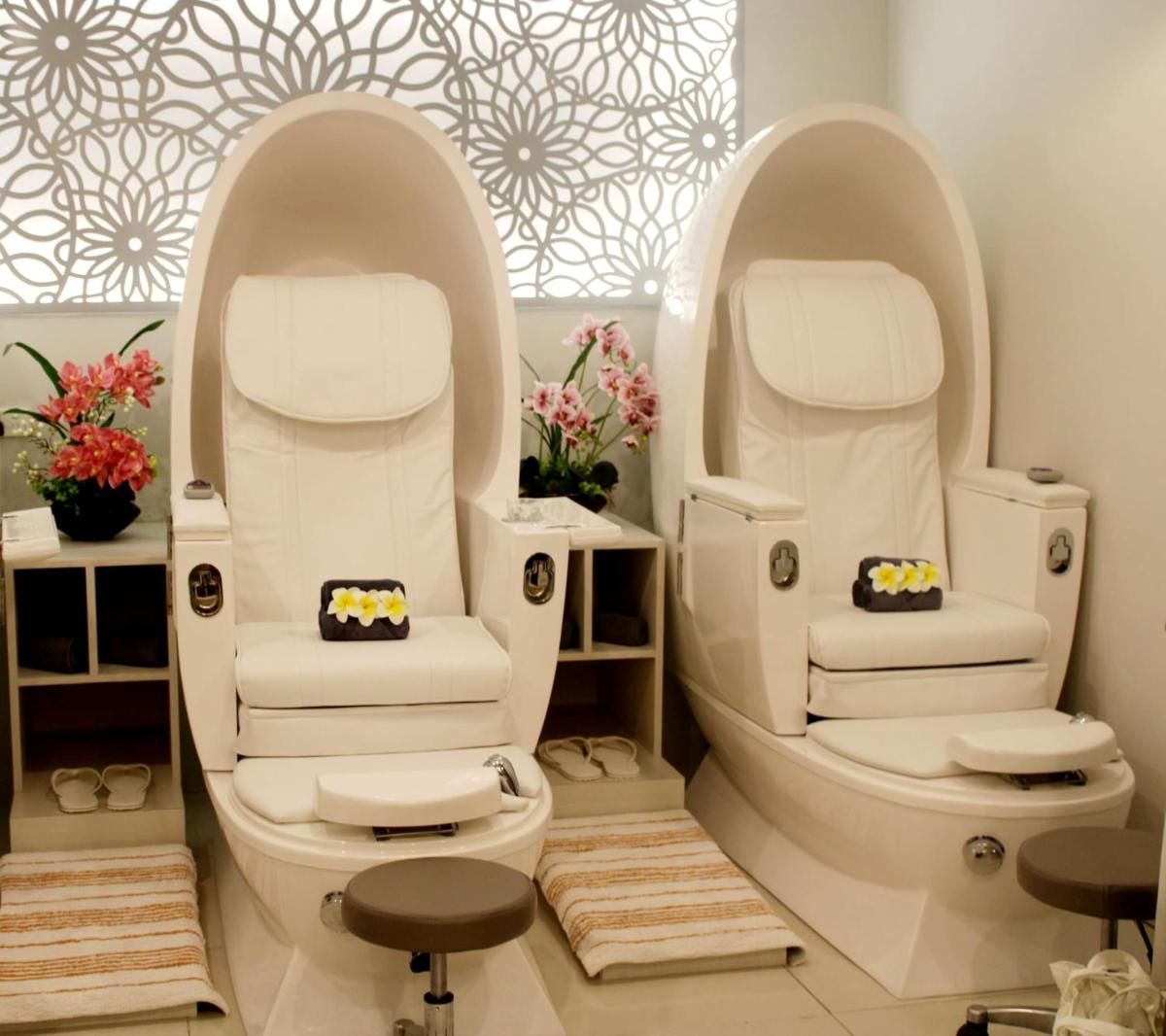 Holiday Inn & Suites Port Moresby, an IHG Hotel - Housity