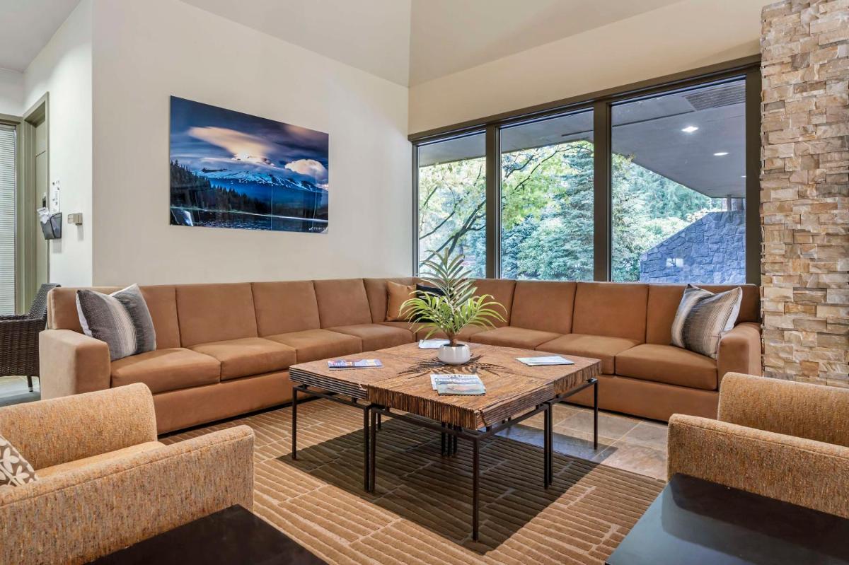 BW Premier Collection, Mt Hood Oregon Resort - Housity