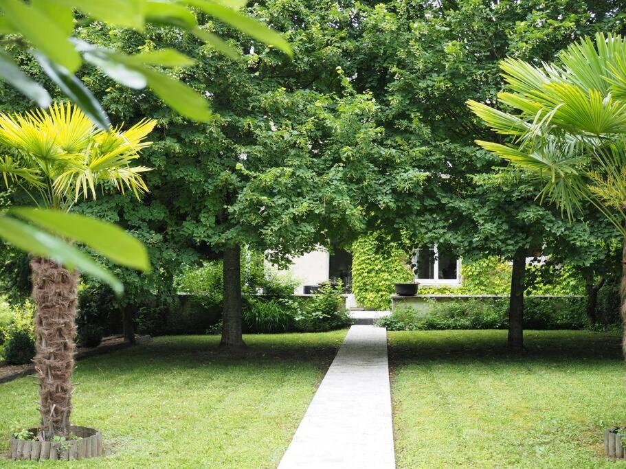 Le Haut Puits Amboise Tours piscine dans grand parc - Housity