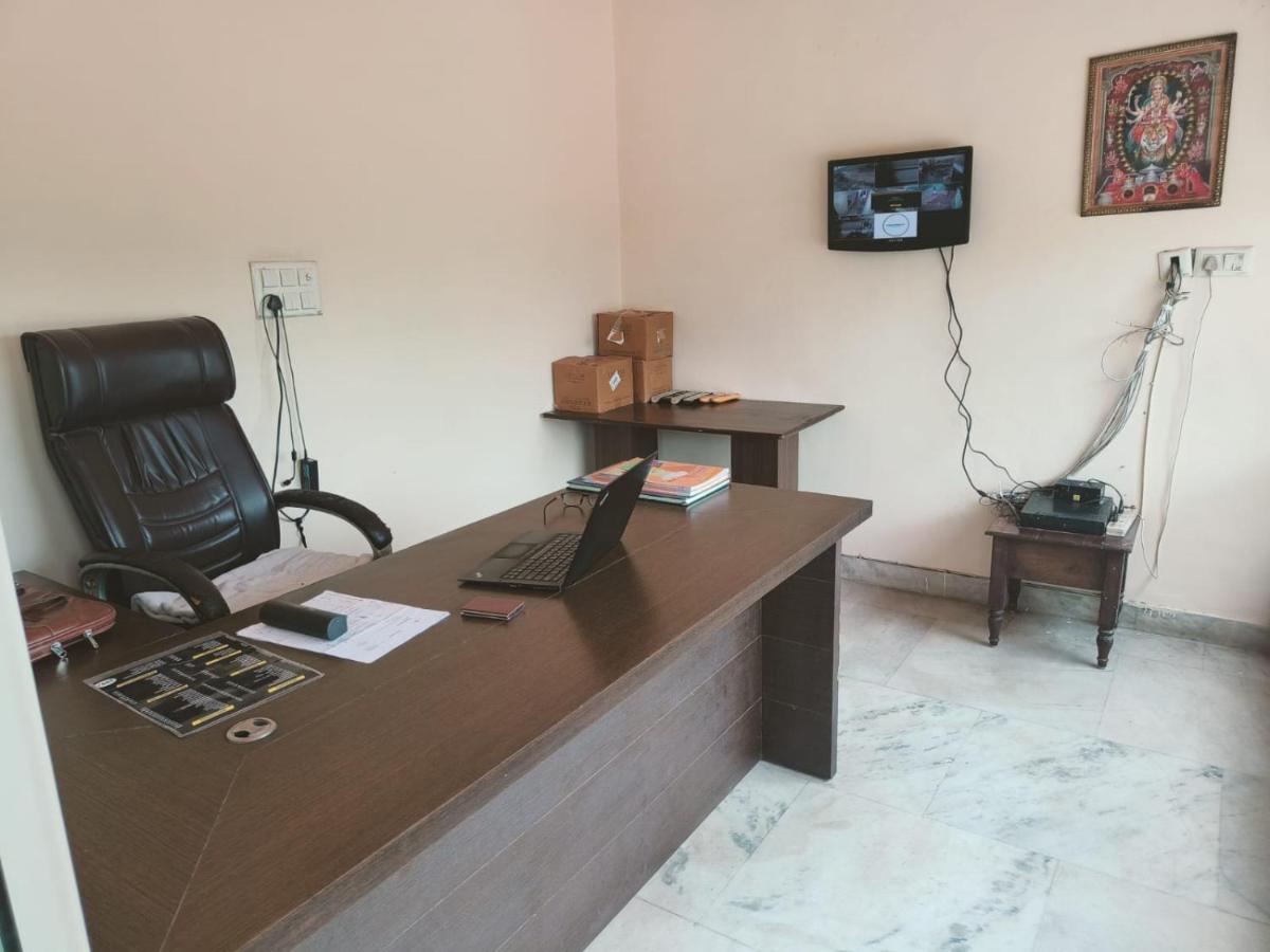 HOTEL ROYAL FORT - Near NIMS University - Housity