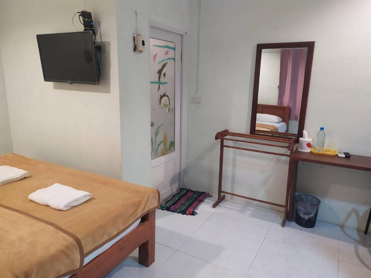 โรงแรมพรถวิล ศรีสะเกษ Sisaket PonTaWin Budget Inn - Housity