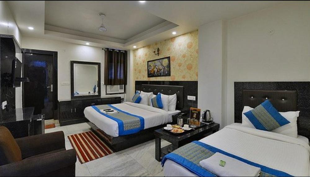 Hotel Royal White - pitampura - Housity