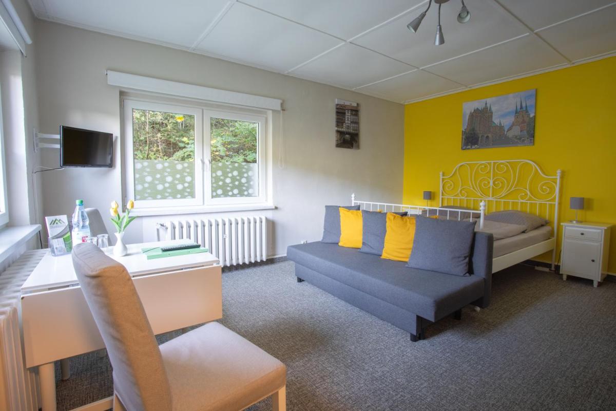 Pension Am Waldesrand - Housity