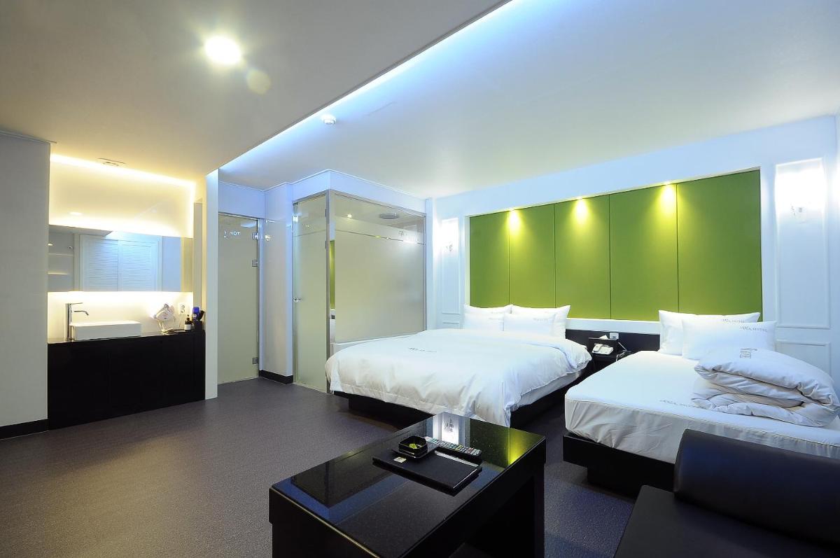 WA Hotel - Housity