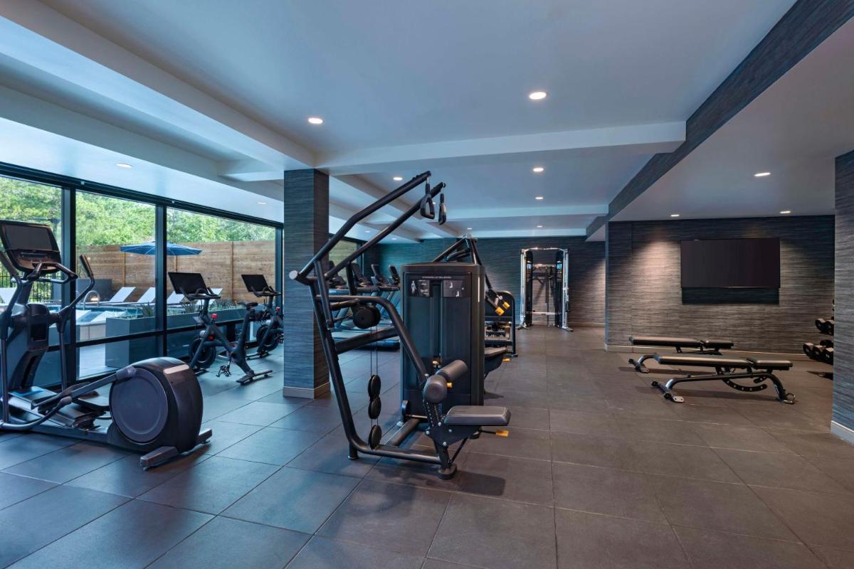 Hyatt Regency Conroe - Housity