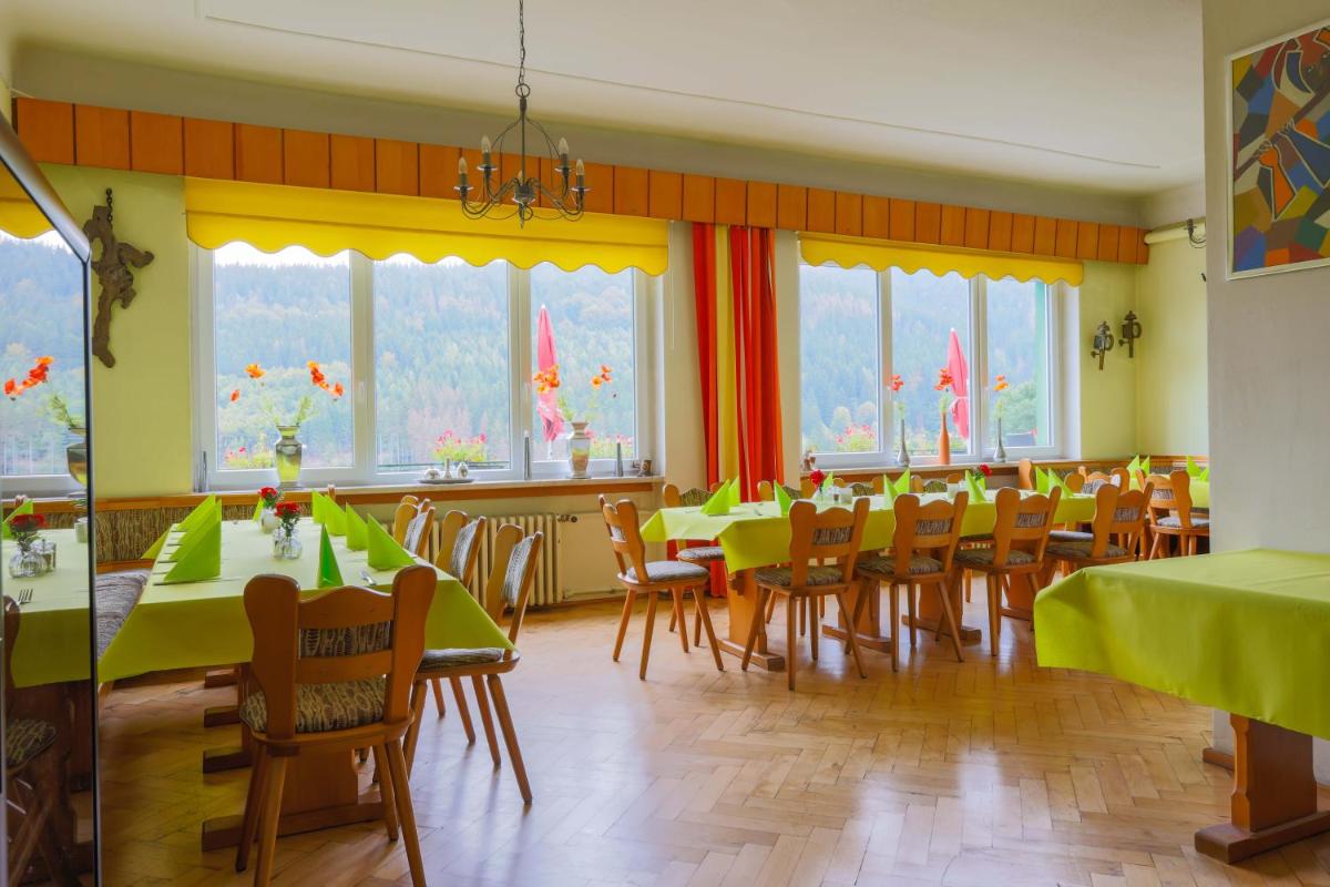 Pension Am Waldesrand - Housity