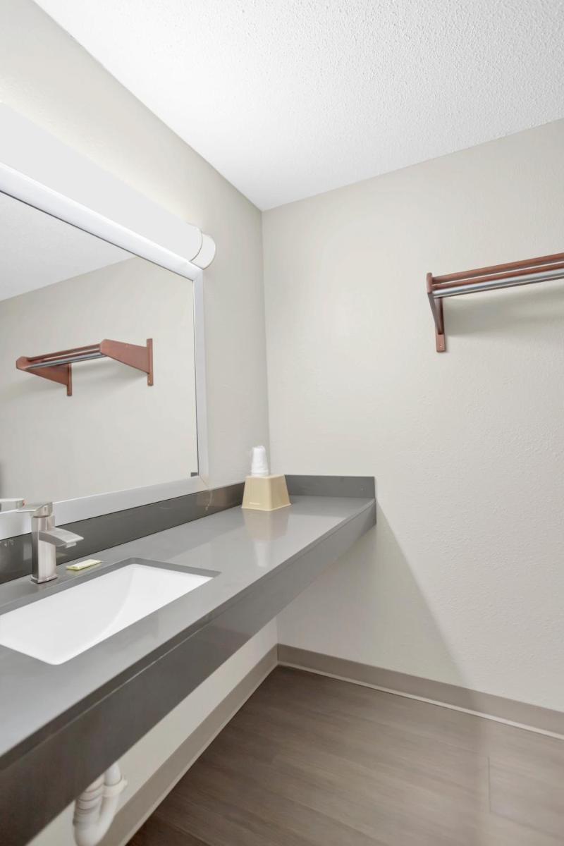 Bridgeview Inn Chicago Area - Housity