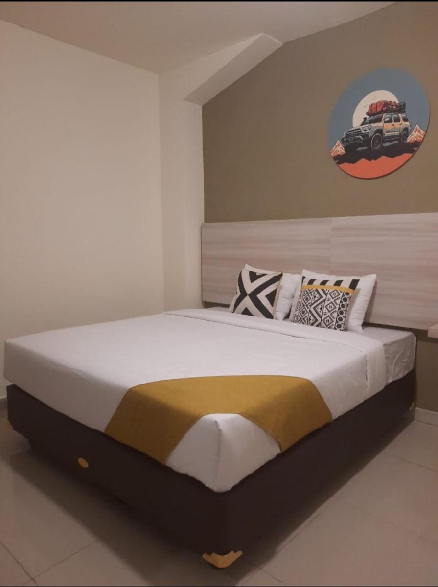 Zester Hotel Sidoarjo - Housity