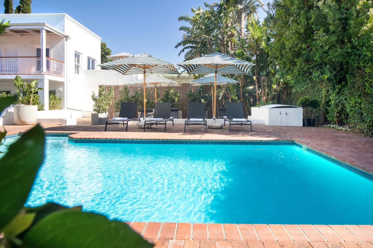 Middedorp Manor - Housity