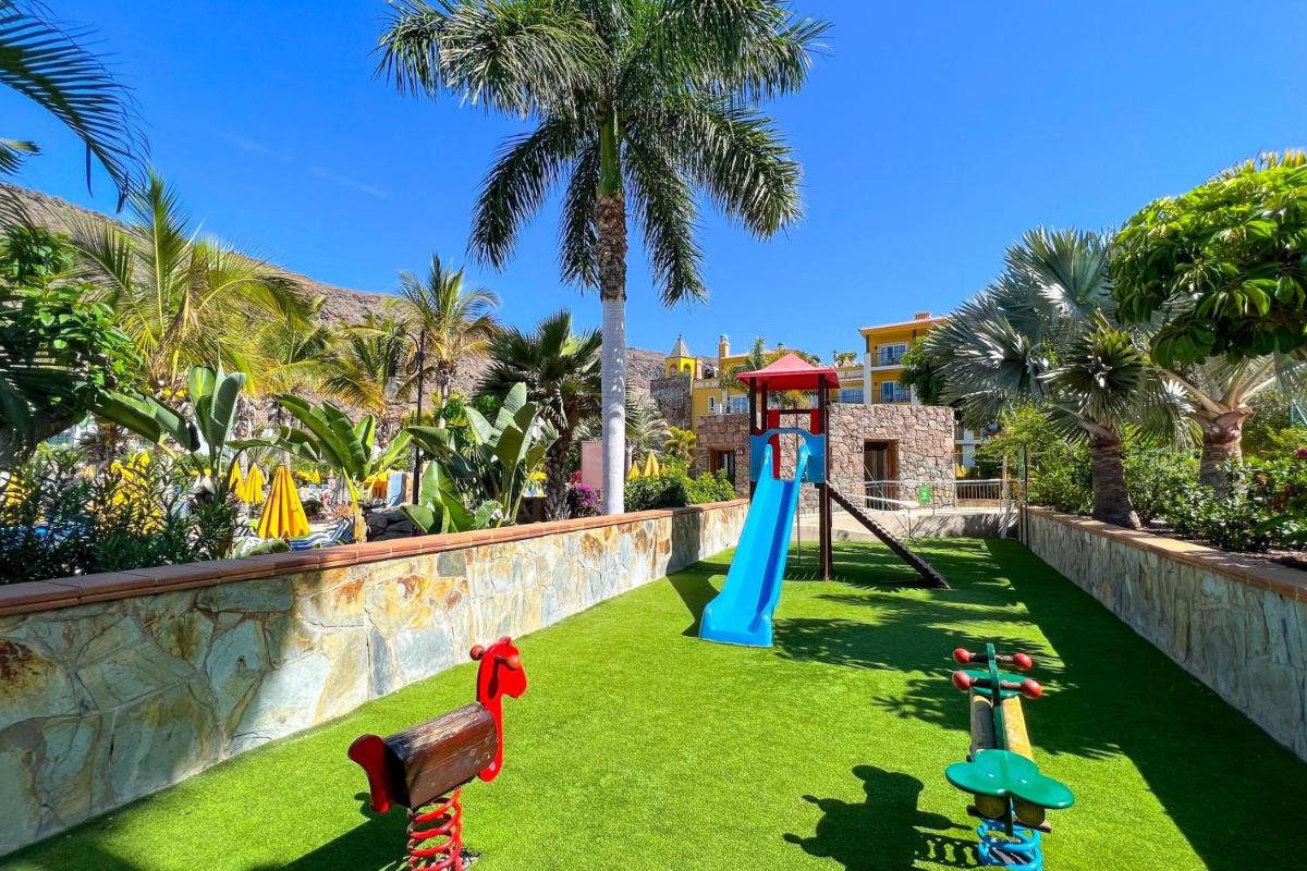 Jardín al aire libre en Hotel Cordial Mogán Playa