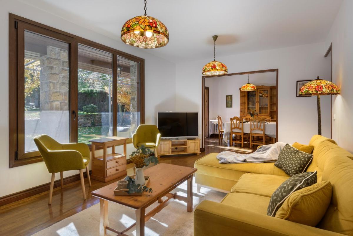Villa Lana chalet Baros, Jaca - Housity