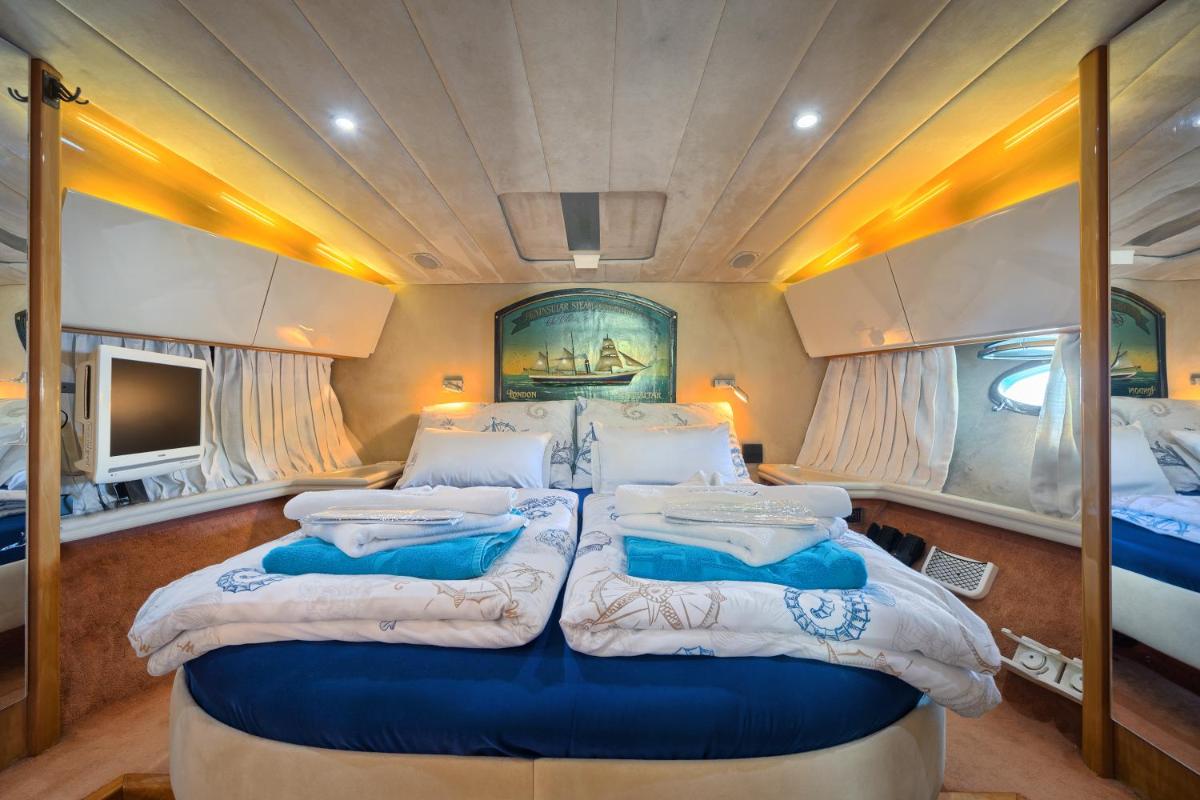Luxury Yacht - Lex of the Seas - Housity