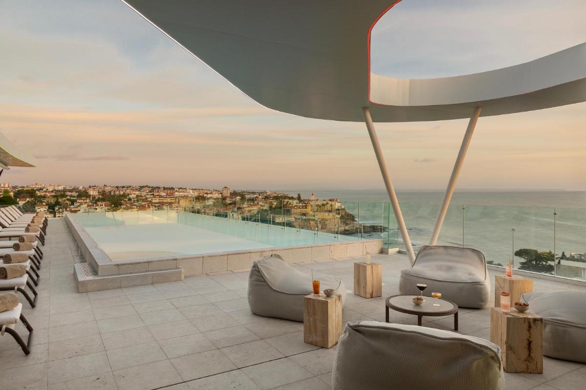 A piscina em ou perto de EVOLUTION Cascais-Estoril Hotel
