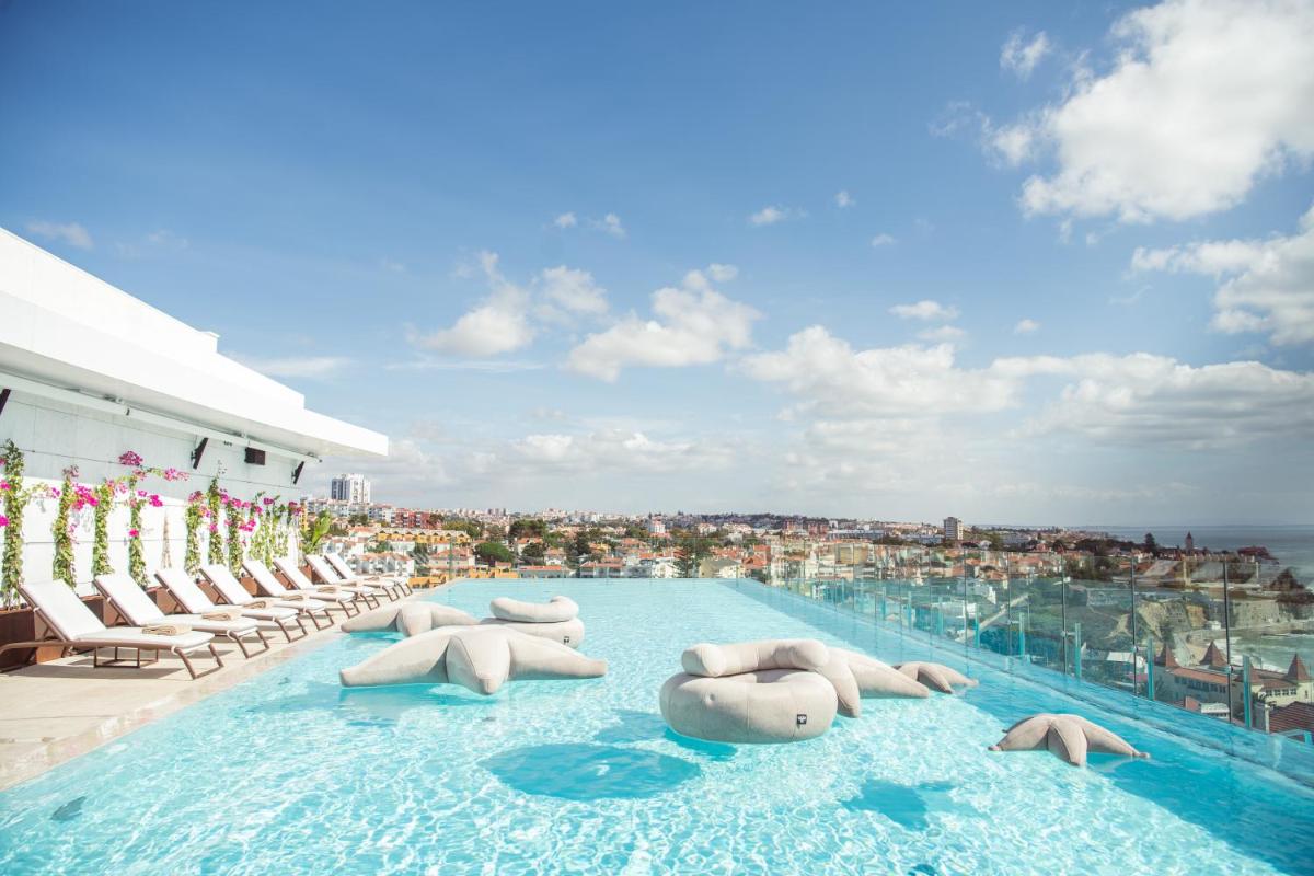 A piscina em ou perto de EVOLUTION Cascais-Estoril Hotel