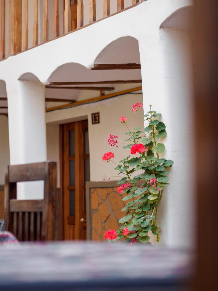 Los Faroles Hostal - Housity