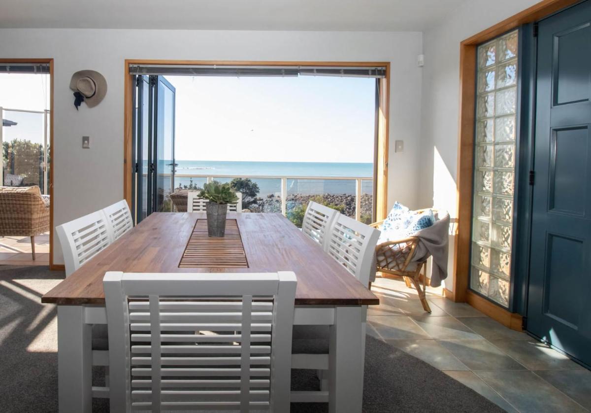Beachfront Bliss On Wanaka Terrace Support Local - Housity