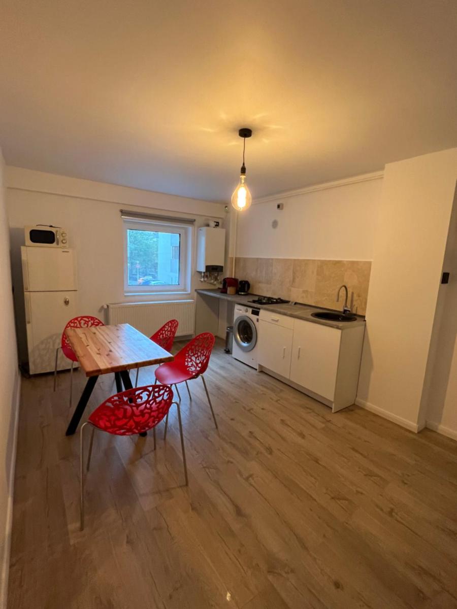 Ella Apart - Housity