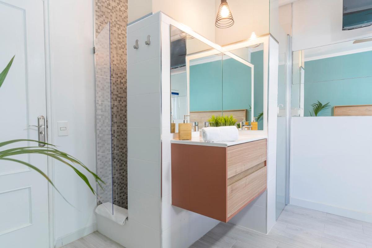 Villa Neon Tenerife - Housity