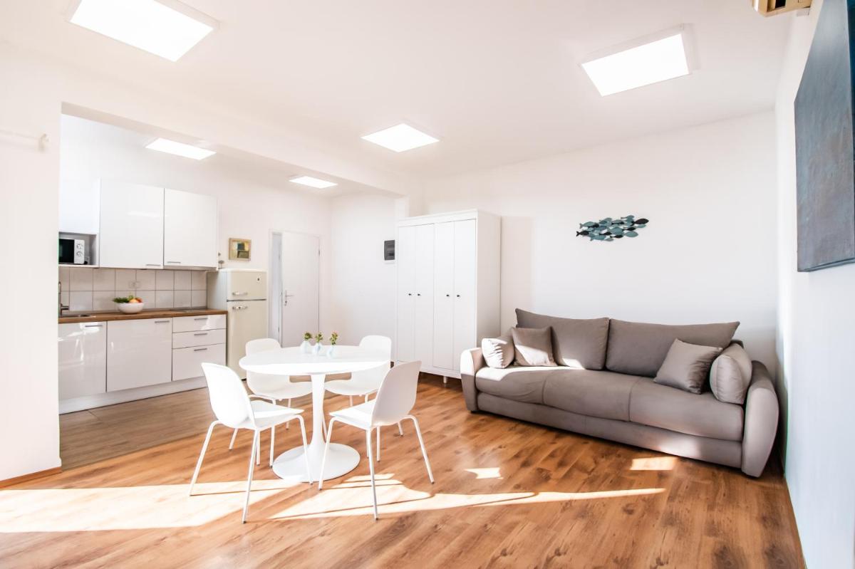 Apartment seafront Umag center old town seaview 4 - Housity