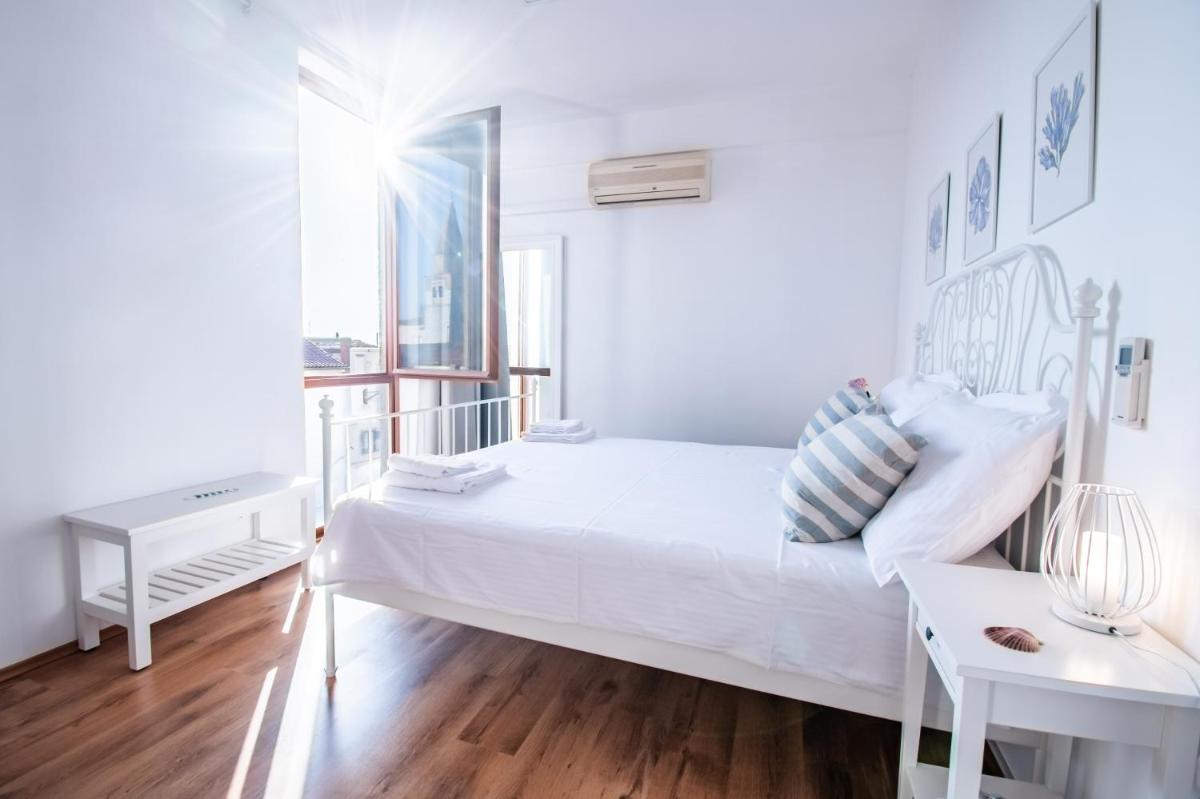 Apartment seafront Umag center old town seaview 4 - Housity