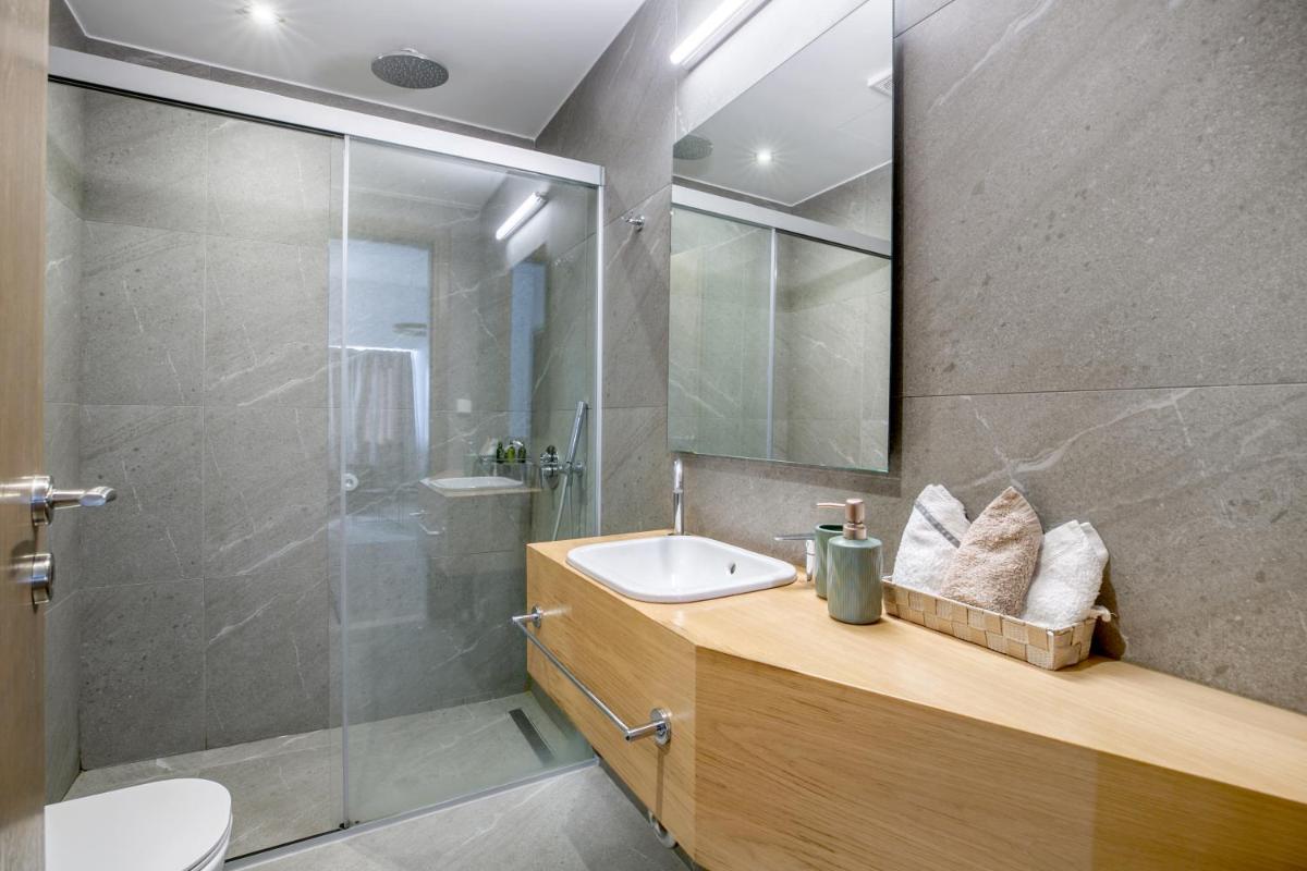 Elia Kolonaki Luxury Apartments - Housity
