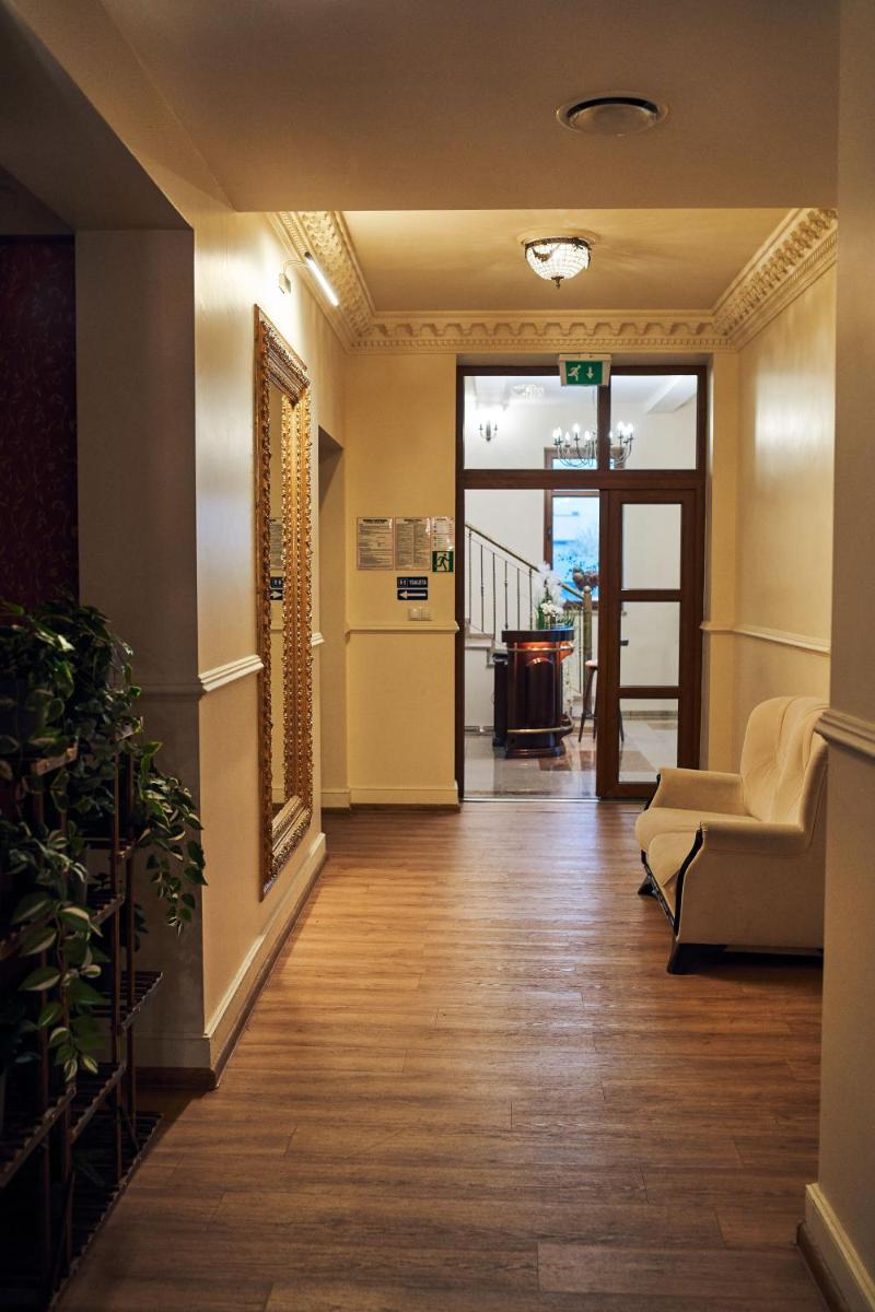 Hotel Lilia - Housity