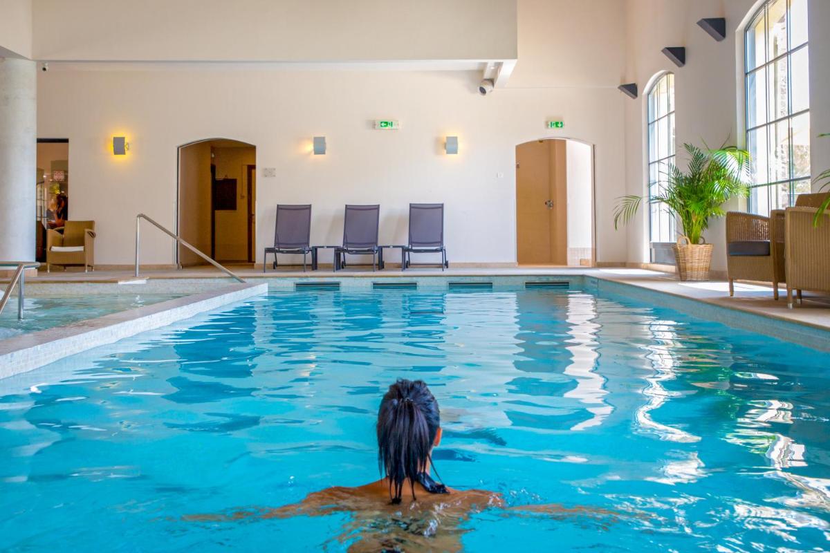 Piscine de l'établissement Les Appartements et Maisons du Domaine de Saint Endréol Golf & Spa Resort ou située à proximité