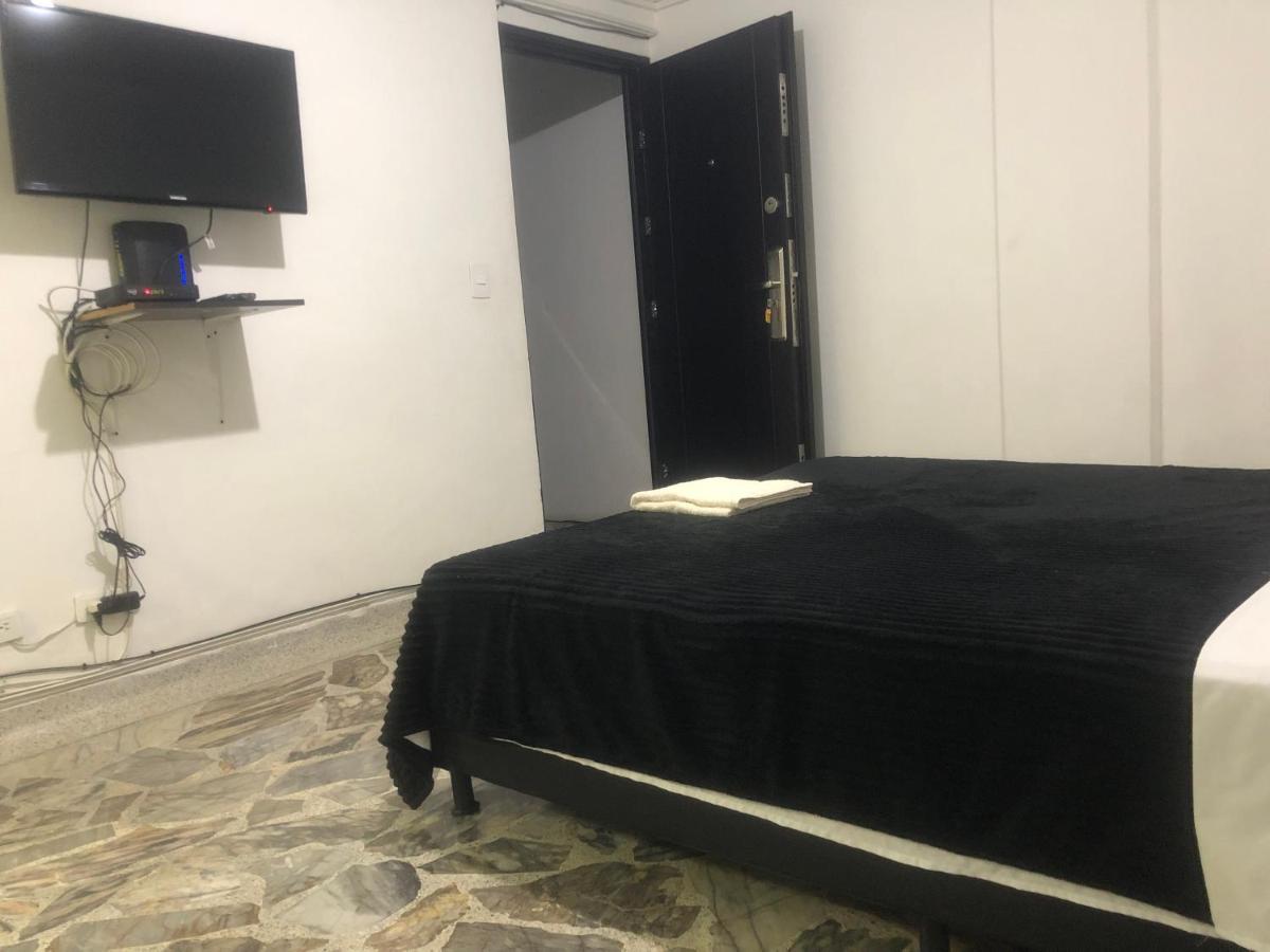 Apartamento cómodo en Laureles , céntrico y bien ubicado 201 - Housity
