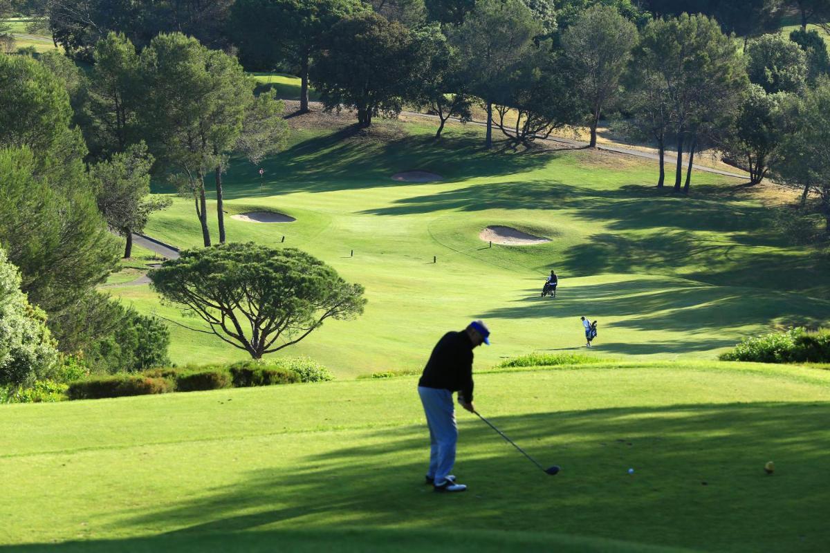 Golf sur le terrain de le complexe hôtelier ou à proximité