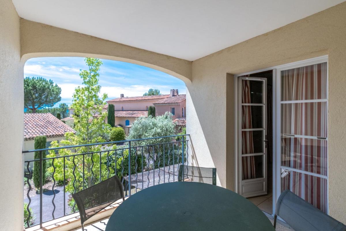 Balcon ou terrasse dans l'établissement Les Appartements et Maisons du Domaine de Saint Endréol Golf & Spa Resort